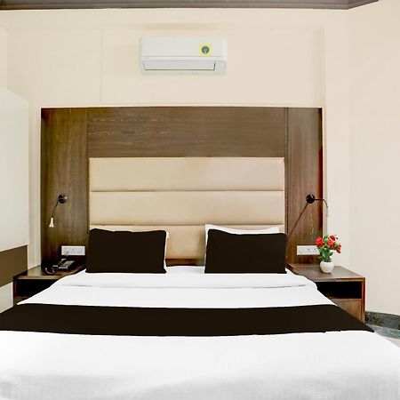 גורגאון Super Townhouse Sushant Lok Phase 1 Formerly Hotel Neven מראה חיצוני תמונה