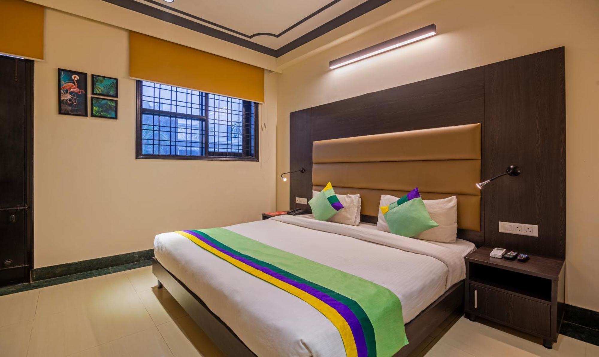 גורגאון Super Townhouse Sushant Lok Phase 1 Formerly Hotel Neven מראה חיצוני תמונה
