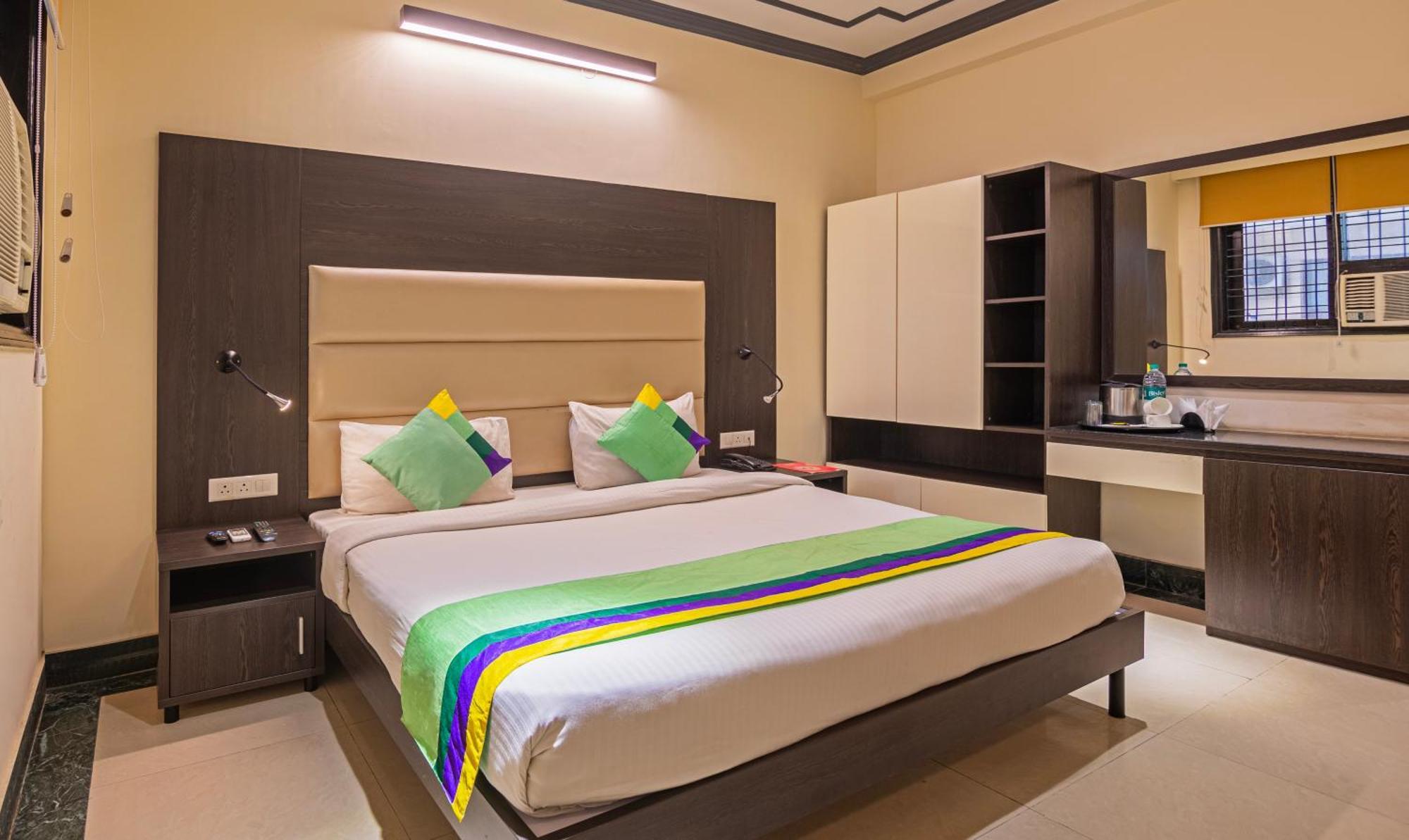 גורגאון Super Townhouse Sushant Lok Phase 1 Formerly Hotel Neven מראה חיצוני תמונה