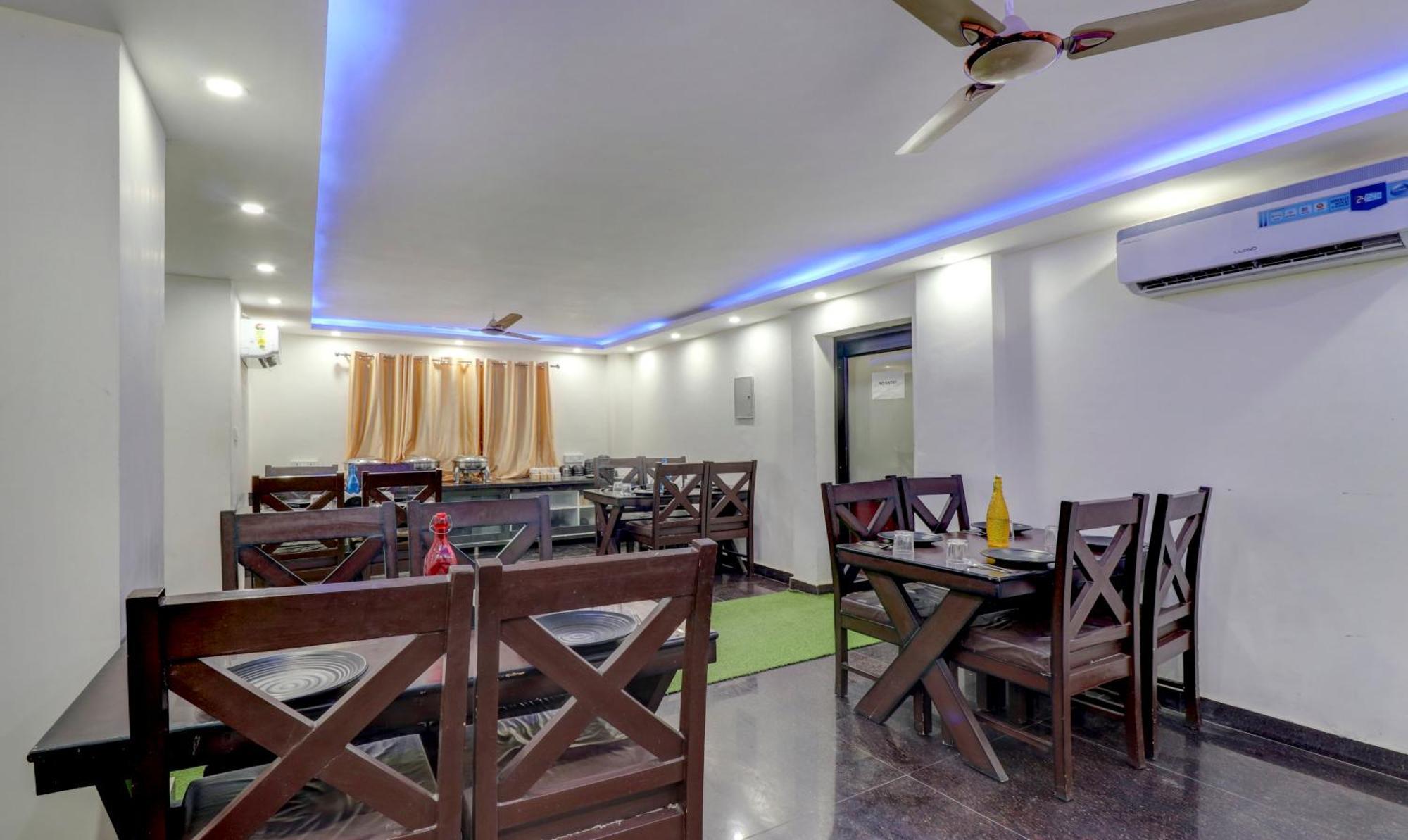 גורגאון Super Townhouse Sushant Lok Phase 1 Formerly Hotel Neven מראה חיצוני תמונה