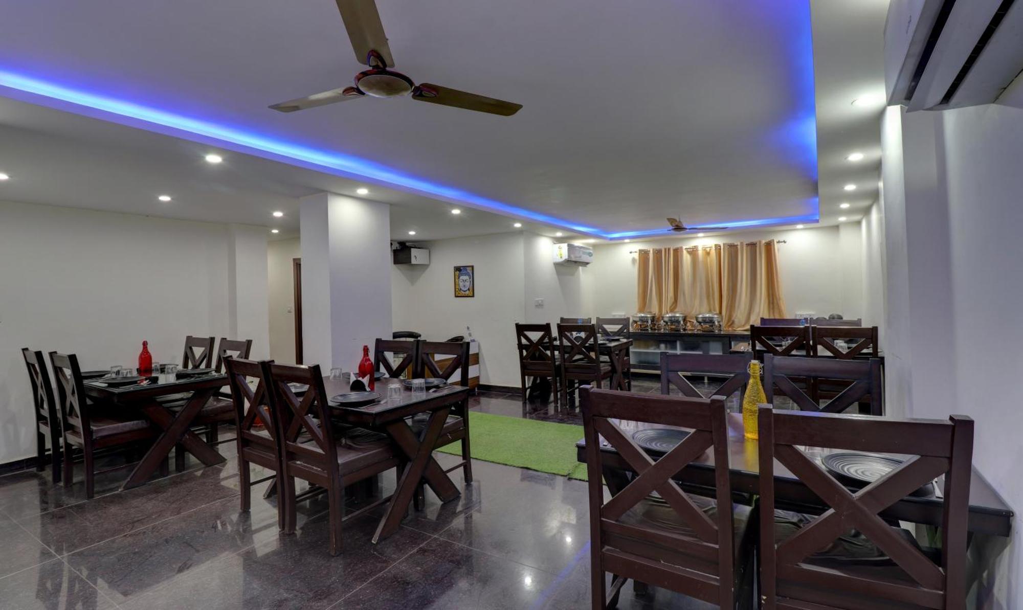 גורגאון Super Townhouse Sushant Lok Phase 1 Formerly Hotel Neven מראה חיצוני תמונה