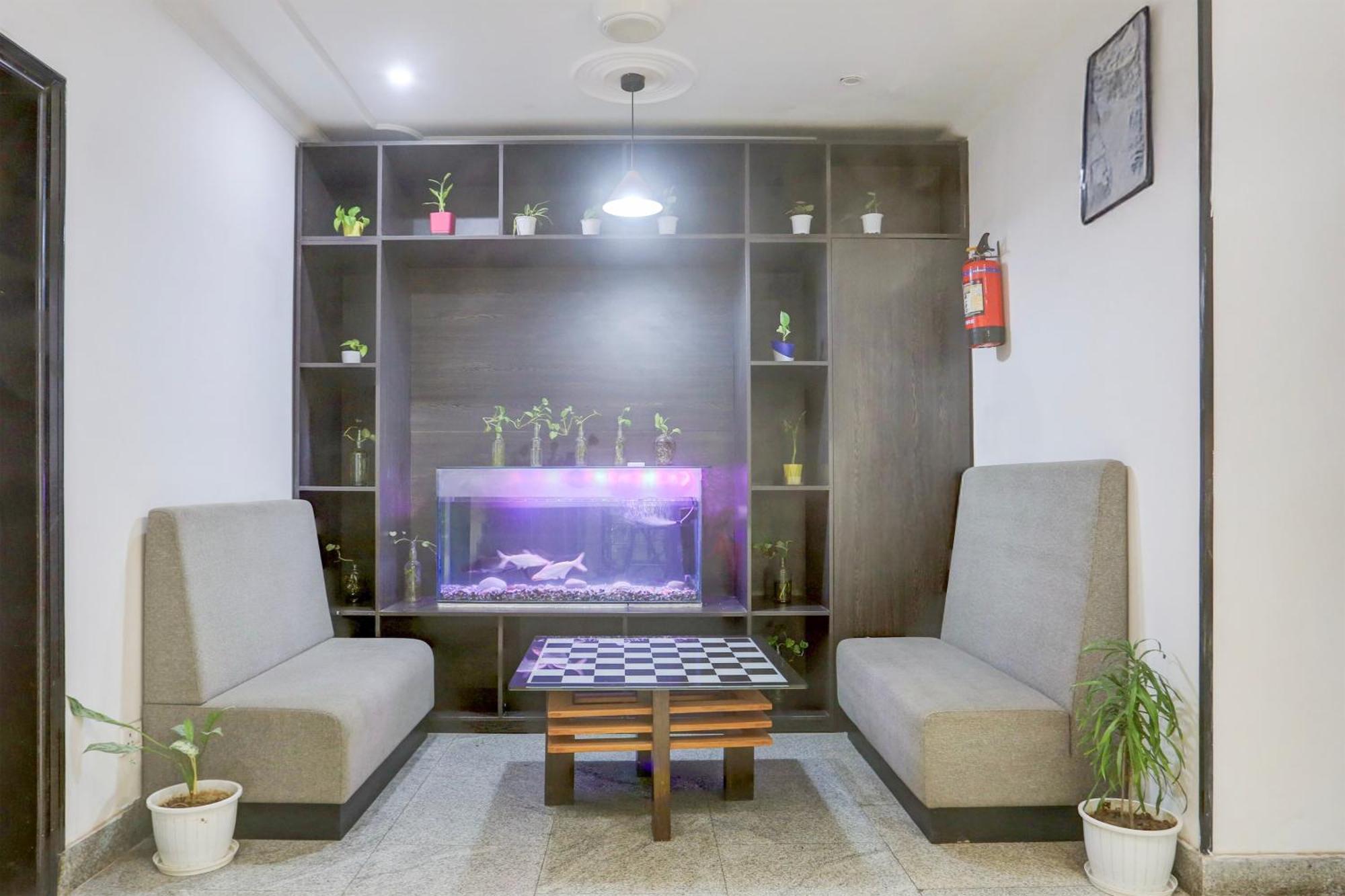גורגאון Super Townhouse Sushant Lok Phase 1 Formerly Hotel Neven מראה חיצוני תמונה