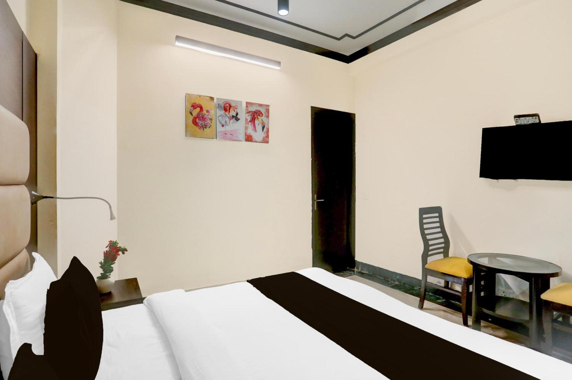גורגאון Super Townhouse Sushant Lok Phase 1 Formerly Hotel Neven מראה חיצוני תמונה