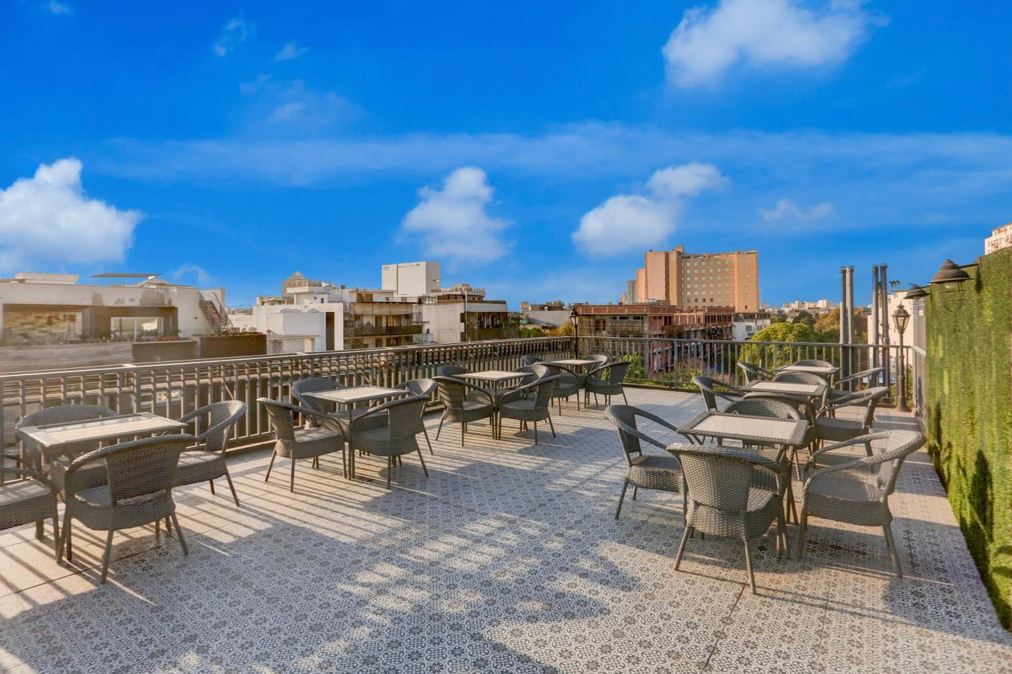 גורגאון Super Townhouse Sushant Lok Phase 1 Formerly Hotel Neven מראה חיצוני תמונה