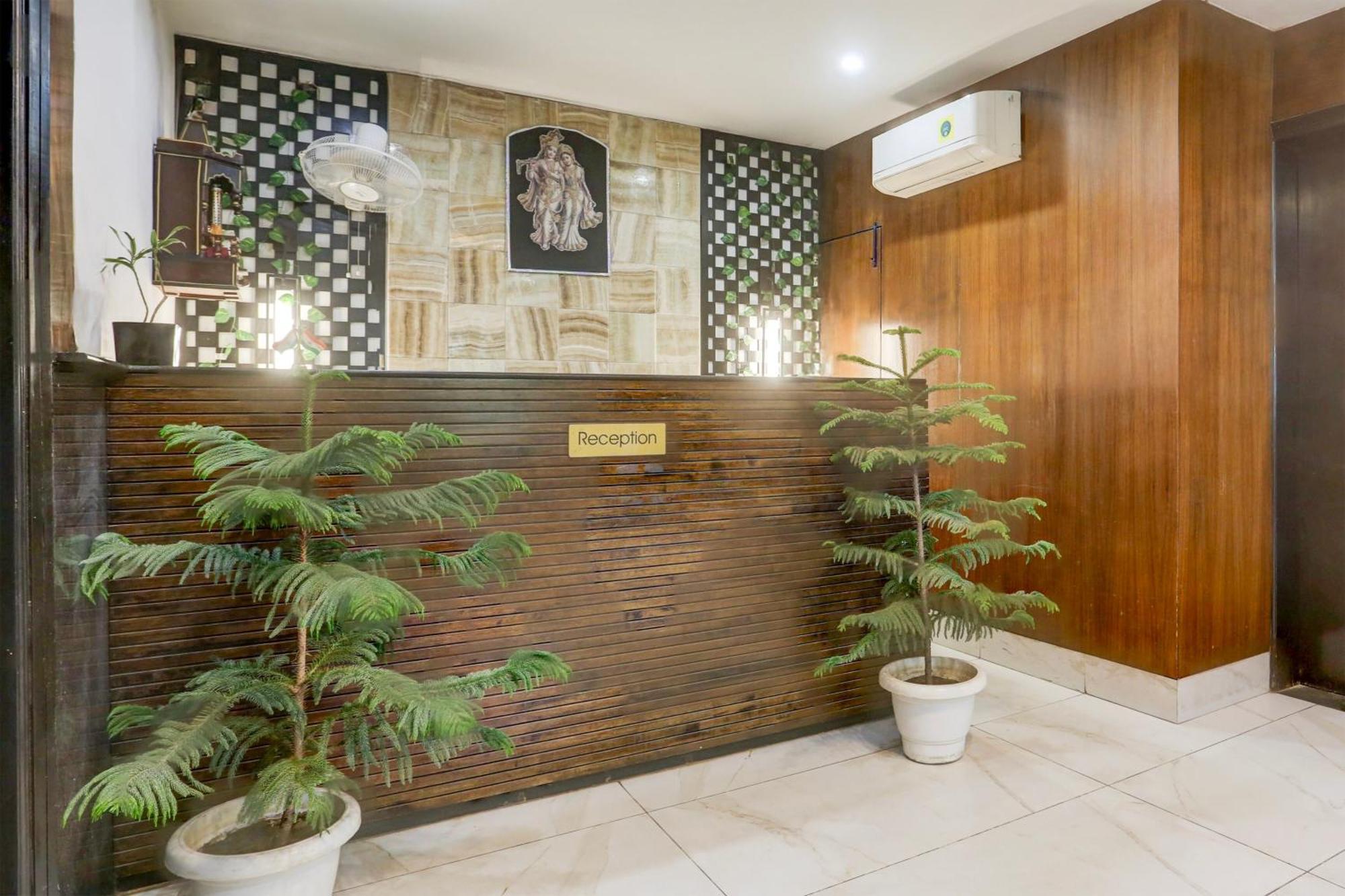 גורגאון Super Townhouse Sushant Lok Phase 1 Formerly Hotel Neven מראה חיצוני תמונה