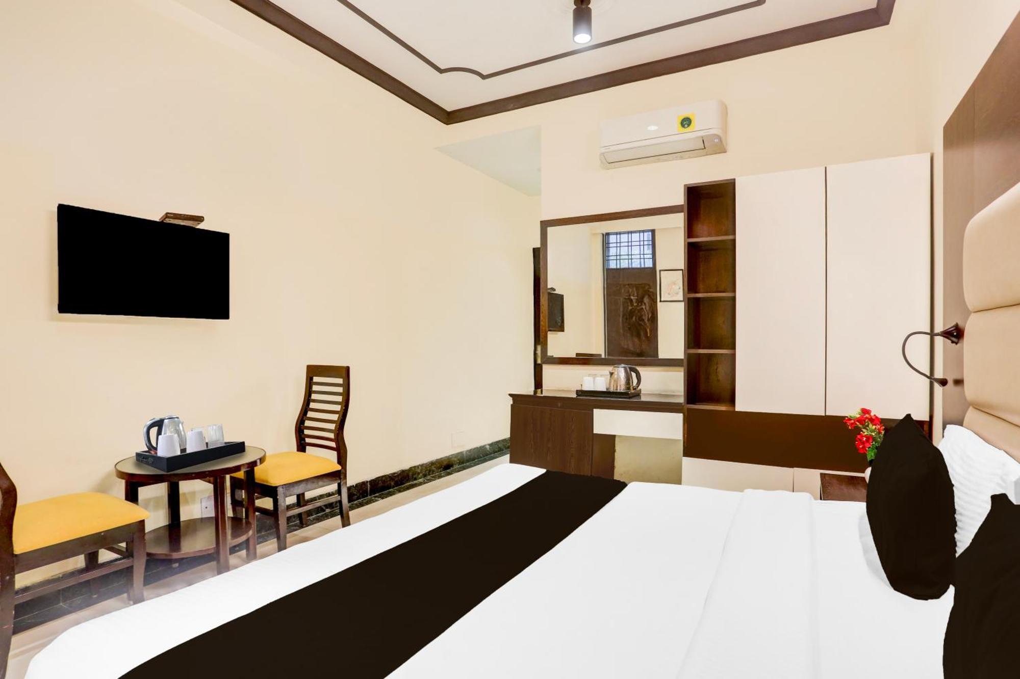 גורגאון Super Townhouse Sushant Lok Phase 1 Formerly Hotel Neven מראה חיצוני תמונה