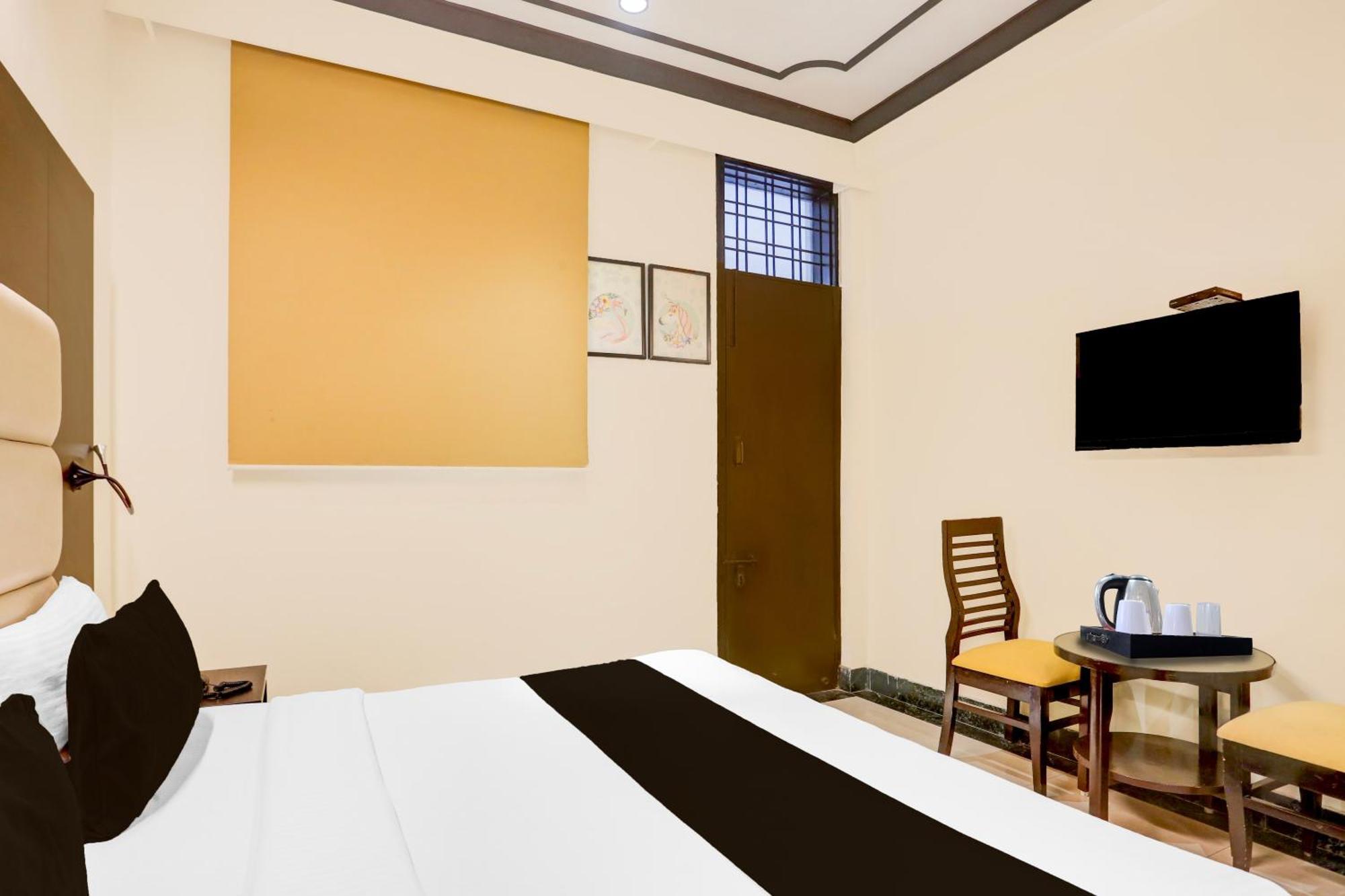 גורגאון Super Townhouse Sushant Lok Phase 1 Formerly Hotel Neven מראה חיצוני תמונה